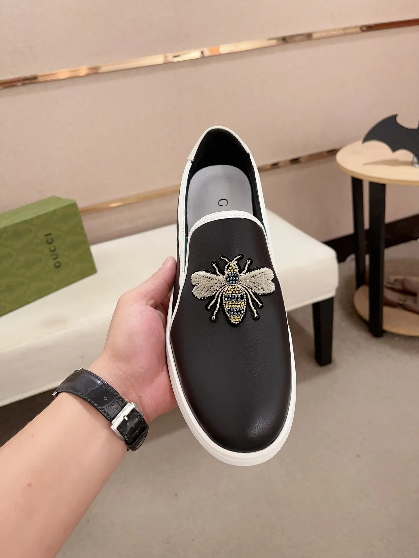 Men's clothing and shoes💰:440💰 (GUCCI) The latest model from the official website 🎁🎁Casual and fashionable men's shoes👟, hot style 💥The version is simple and elegant, exclusive for trendy men. Unique official website latest brand elements 👑Gucci original decoration, fashionable and generous, the fabric is original cowhide ✅sheepskin lining, the official website specifies wear-resistant casual outsole, the classic model is taken in kind at the counter🎬38-44 (45 is not returned or exchanged)